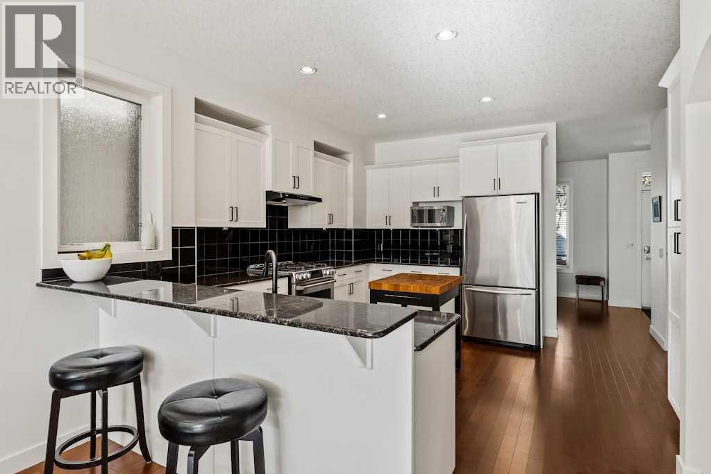 Single Family House for Sale in   Avenue SW Windsor Park Calgary 