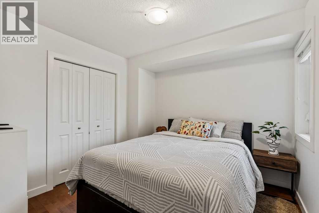 Single Family House for Sale in   Avenue SW Windsor Park Calgary 