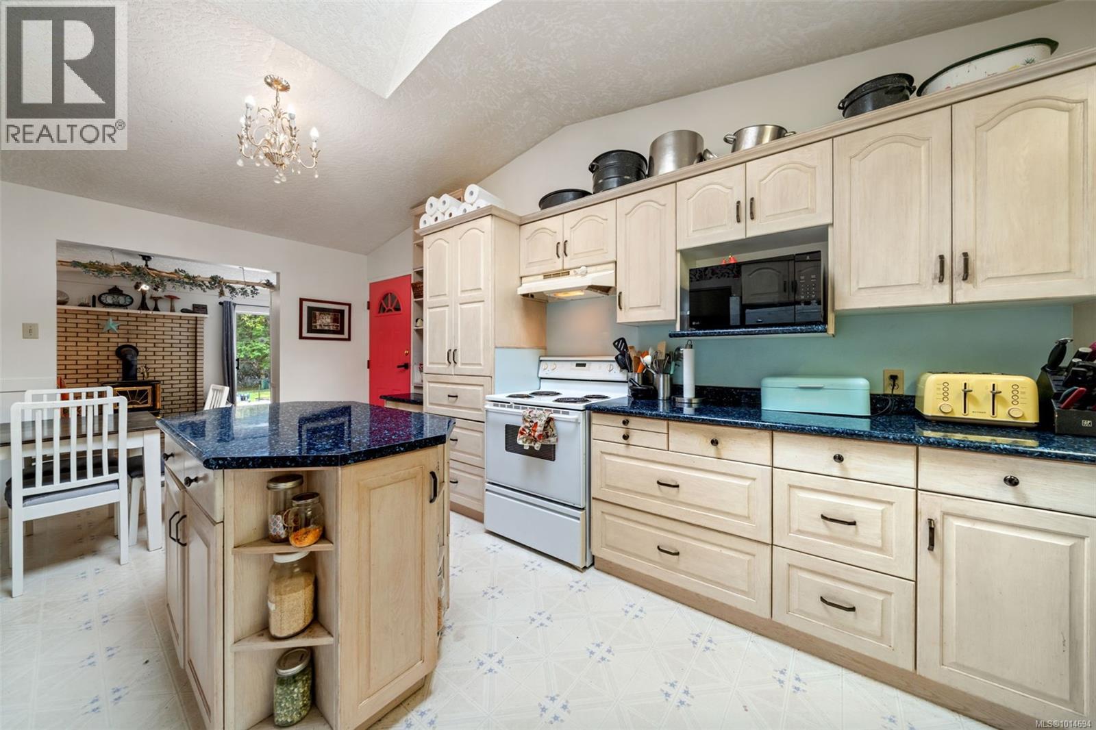 10258 Sutton Rd, Honeymoon Bay