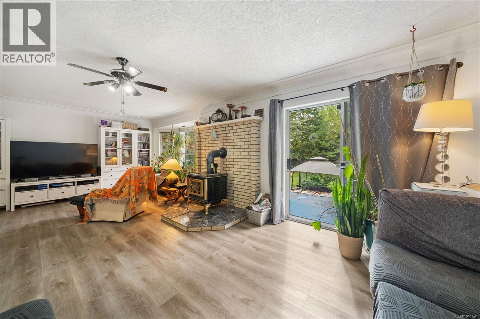 10258 Sutton Rd, Honeymoon Bay