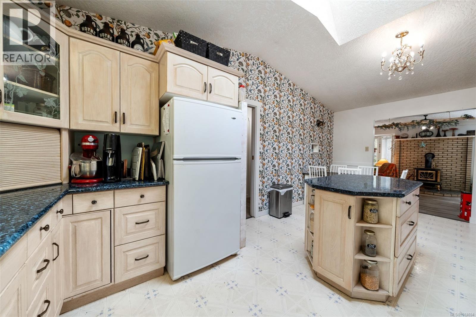 10258 Sutton Rd, Honeymoon Bay