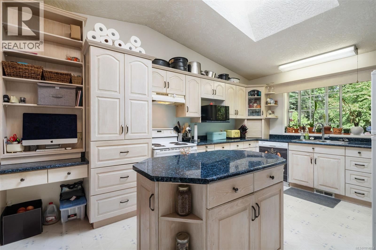 10258 Sutton Rd, Honeymoon Bay