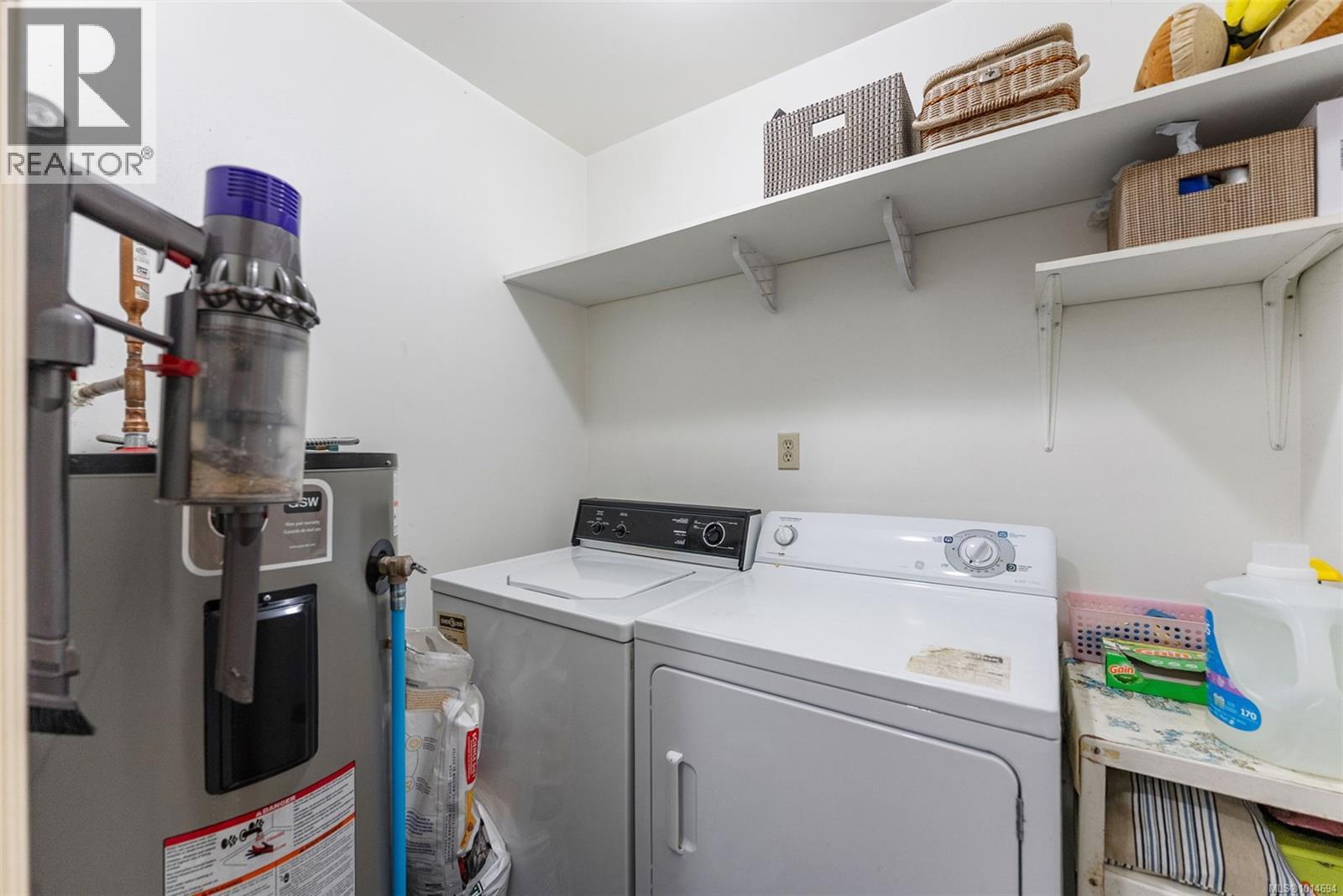 10258 Sutton Rd, Honeymoon Bay