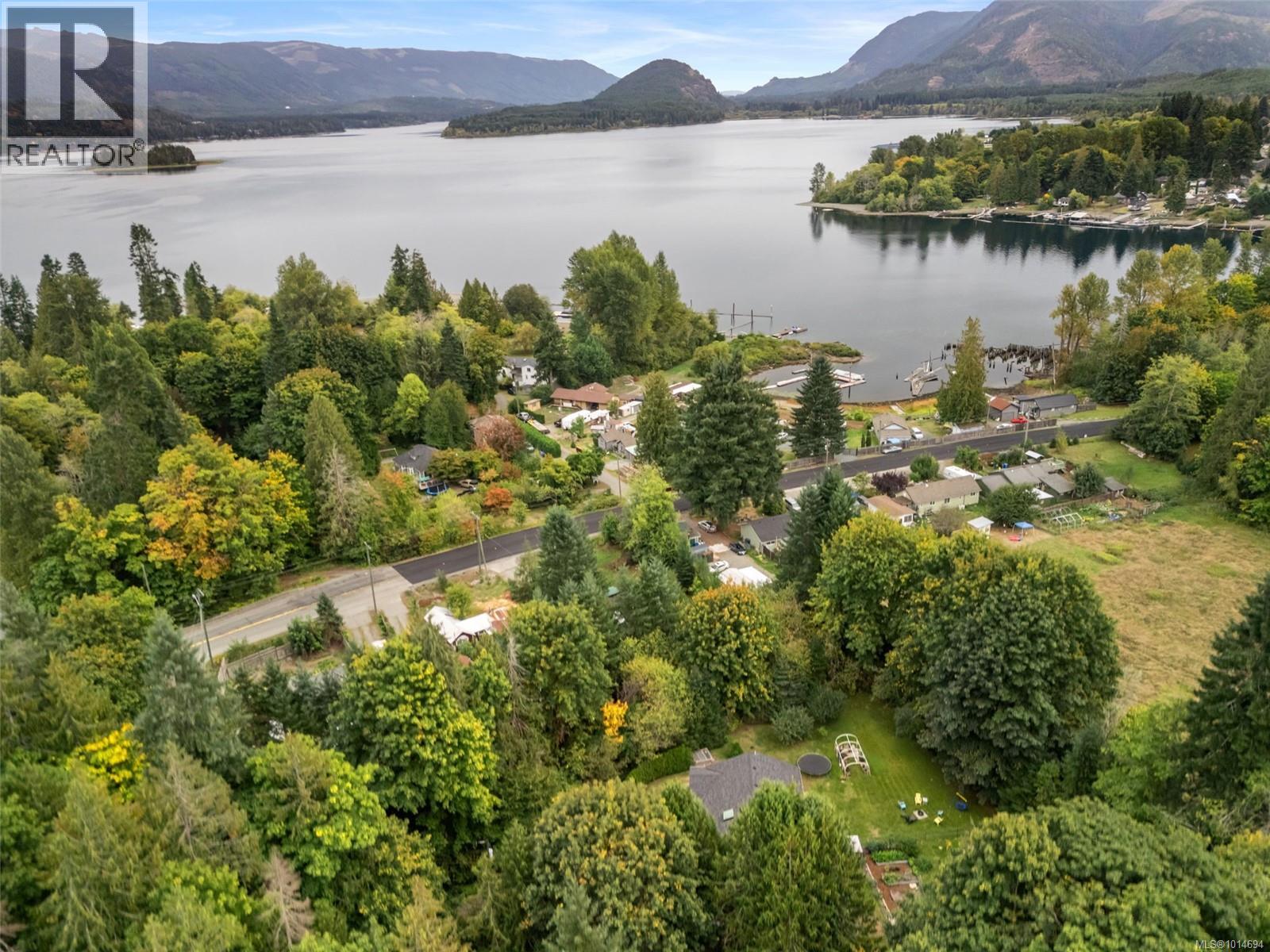 10258 Sutton Rd, Honeymoon Bay