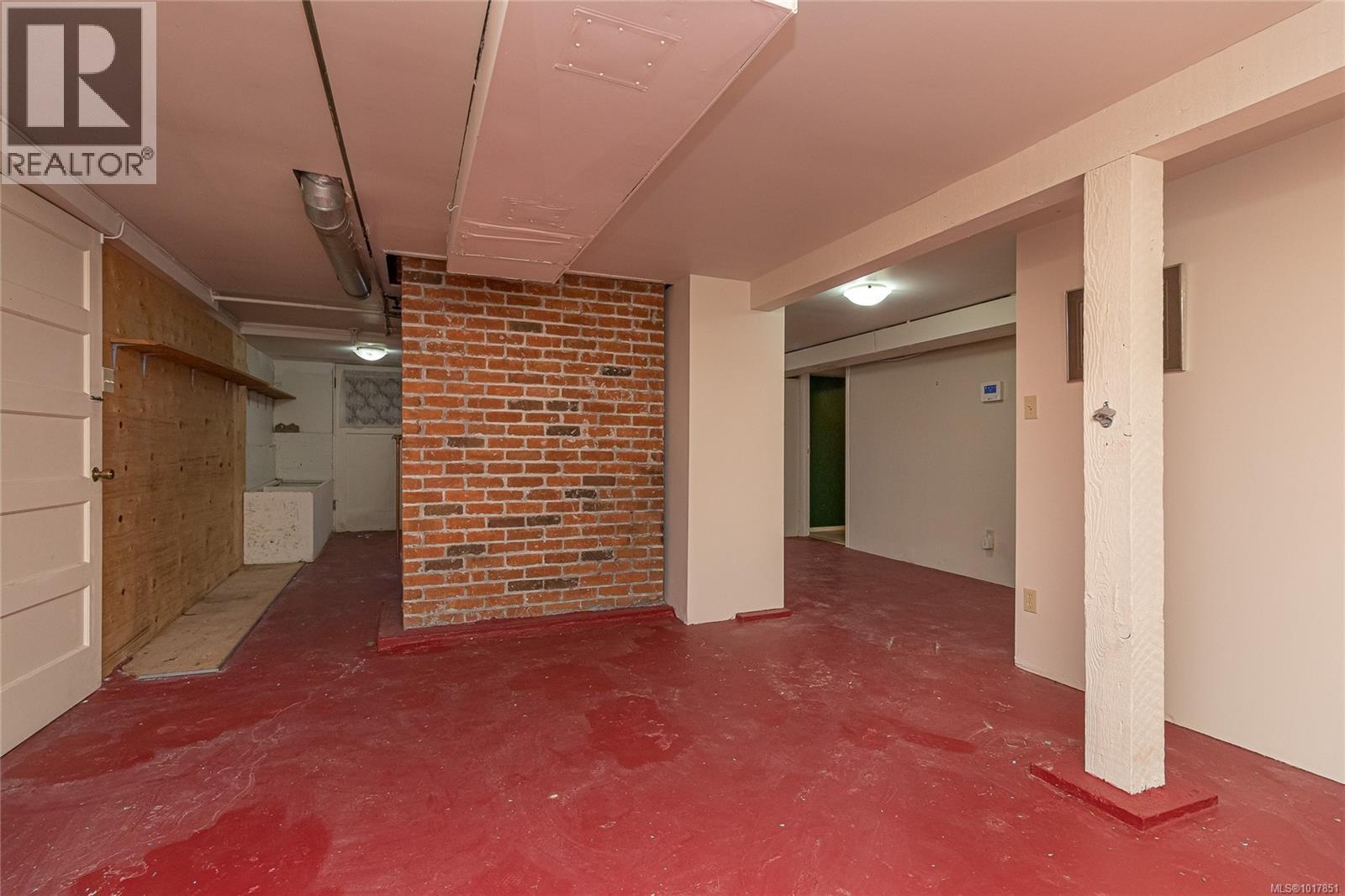  690 Dallas Road, Victoria