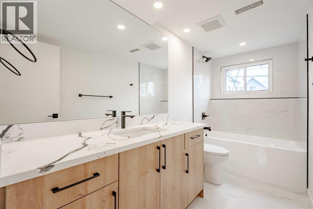 Single Family House Bi-level for Sale in  Huntbourne Road NE Huntington Hills Calgary 