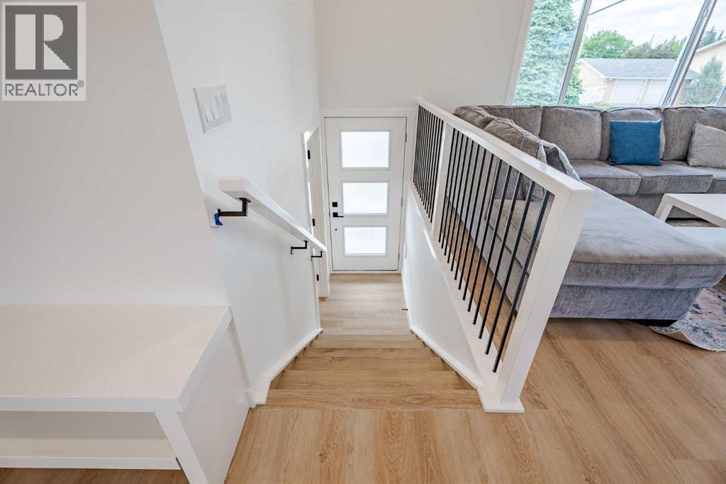 Single Family House Bi-level for Sale in  Huntbourne Road NE Huntington Hills Calgary 