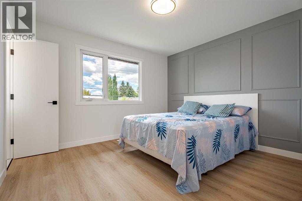 Single Family House Bi-level for Sale in  Huntbourne Road NE Huntington Hills Calgary 