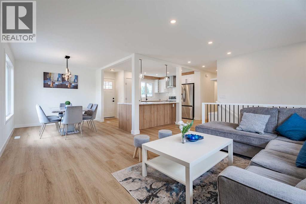 Single Family House Bi-level for Sale in  Huntbourne Road NE Huntington Hills Calgary 