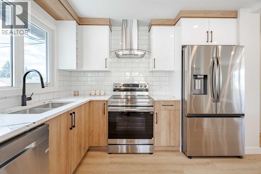 Single Family House Bi-level for Sale in  Huntbourne Road NE Huntington Hills Calgary 