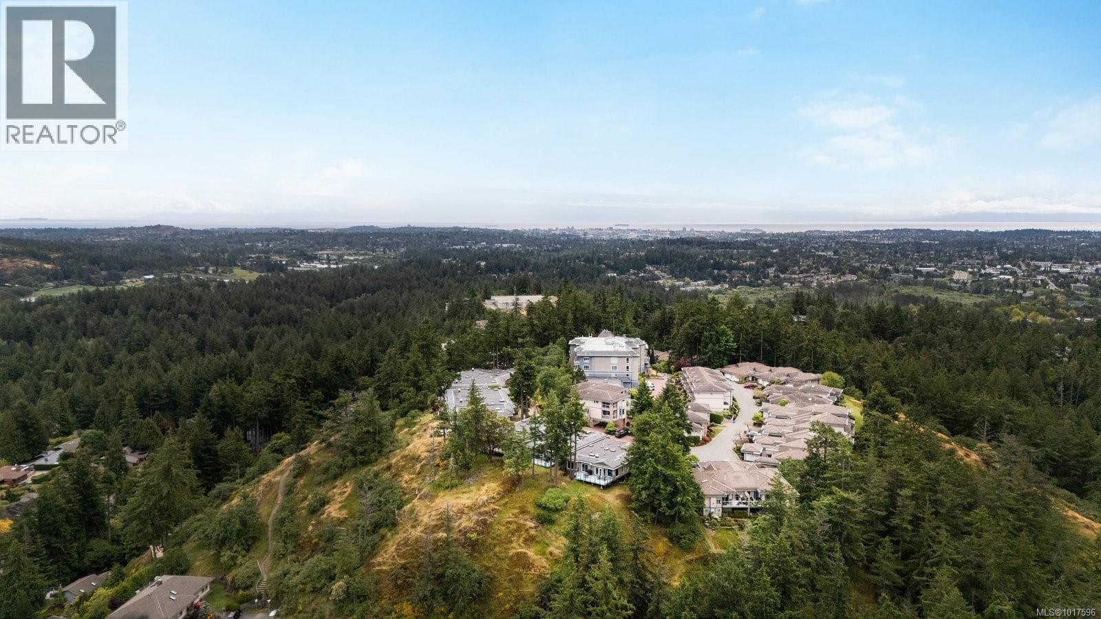 14 942 Boulderwood Rise, Saanich