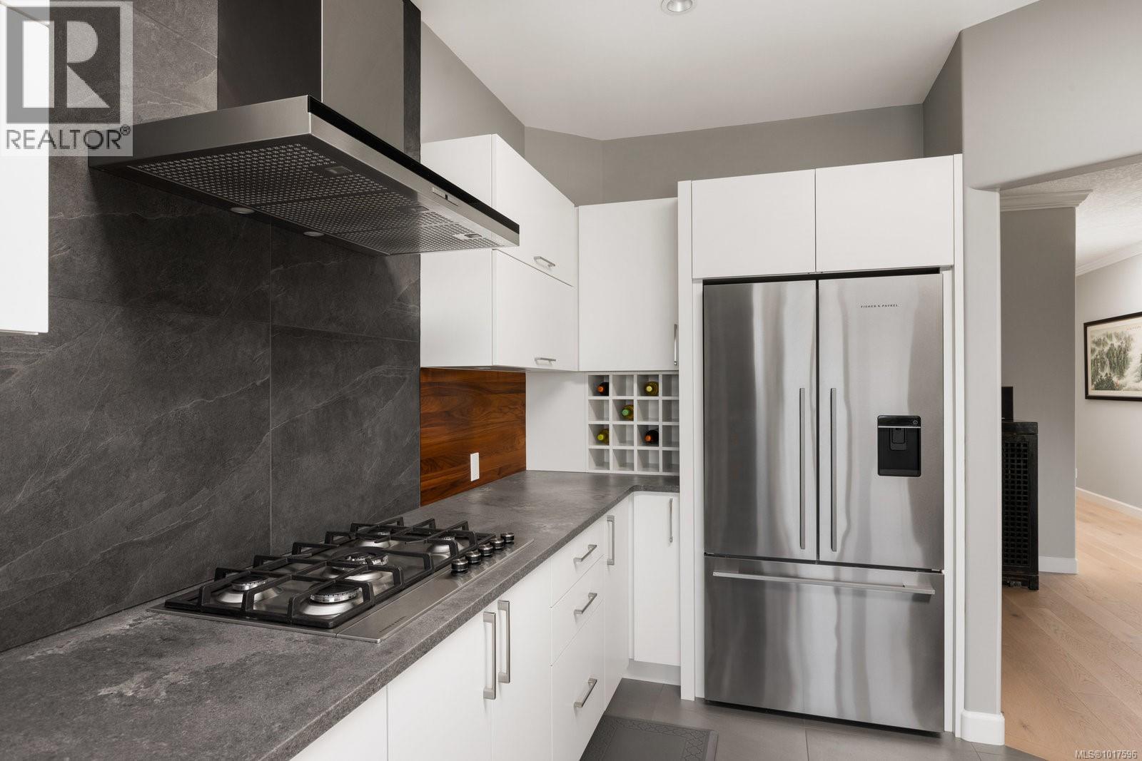 14 942 Boulderwood Rise, Saanich