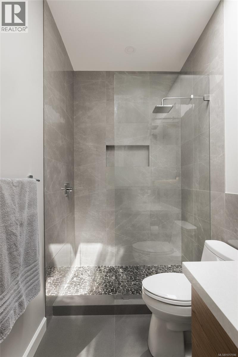 14 942 Boulderwood Rise, Saanich