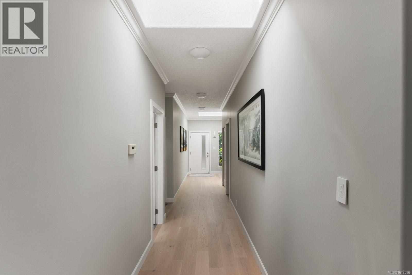 14 942 Boulderwood Rise, Saanich