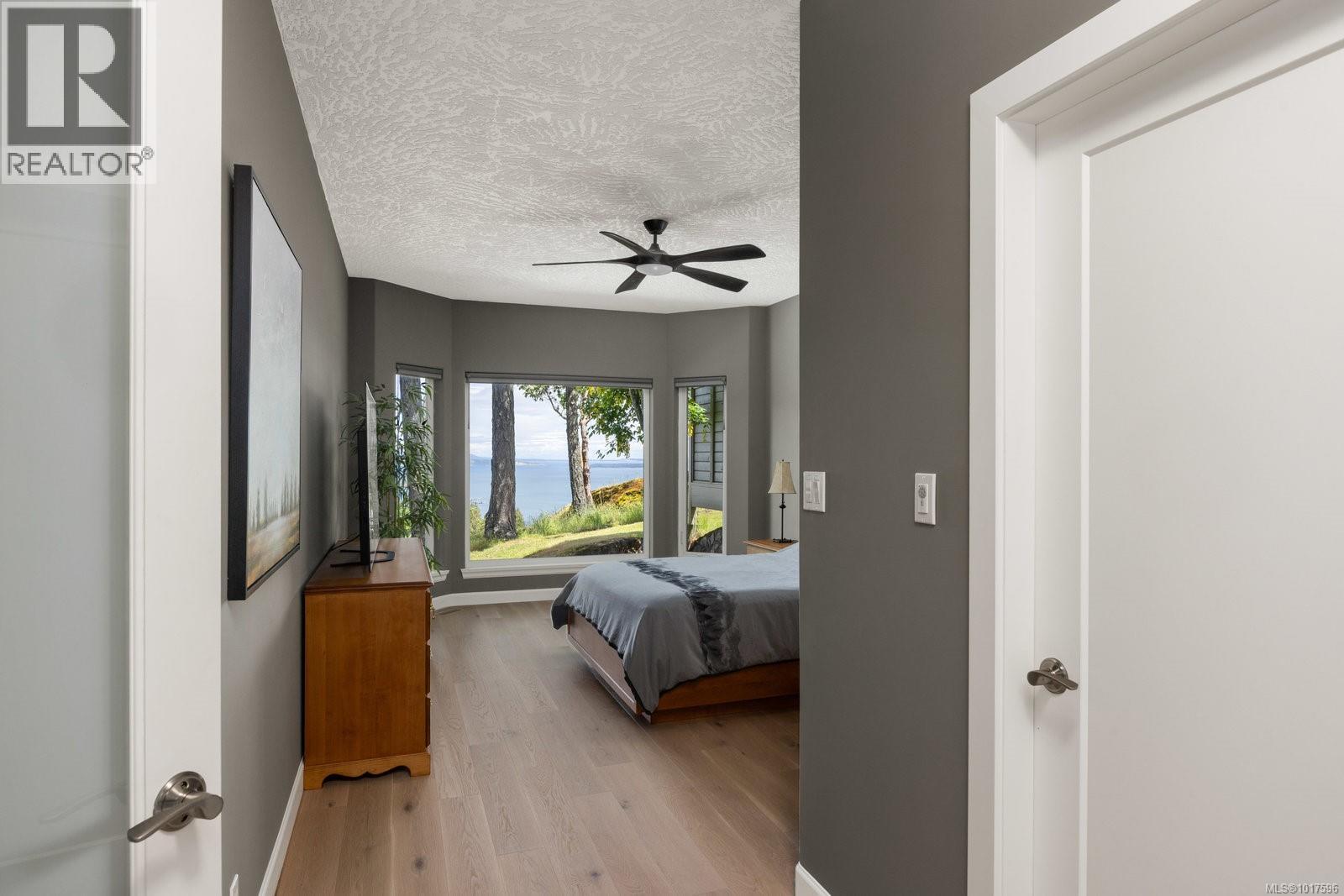 14 942 Boulderwood Rise, Saanich