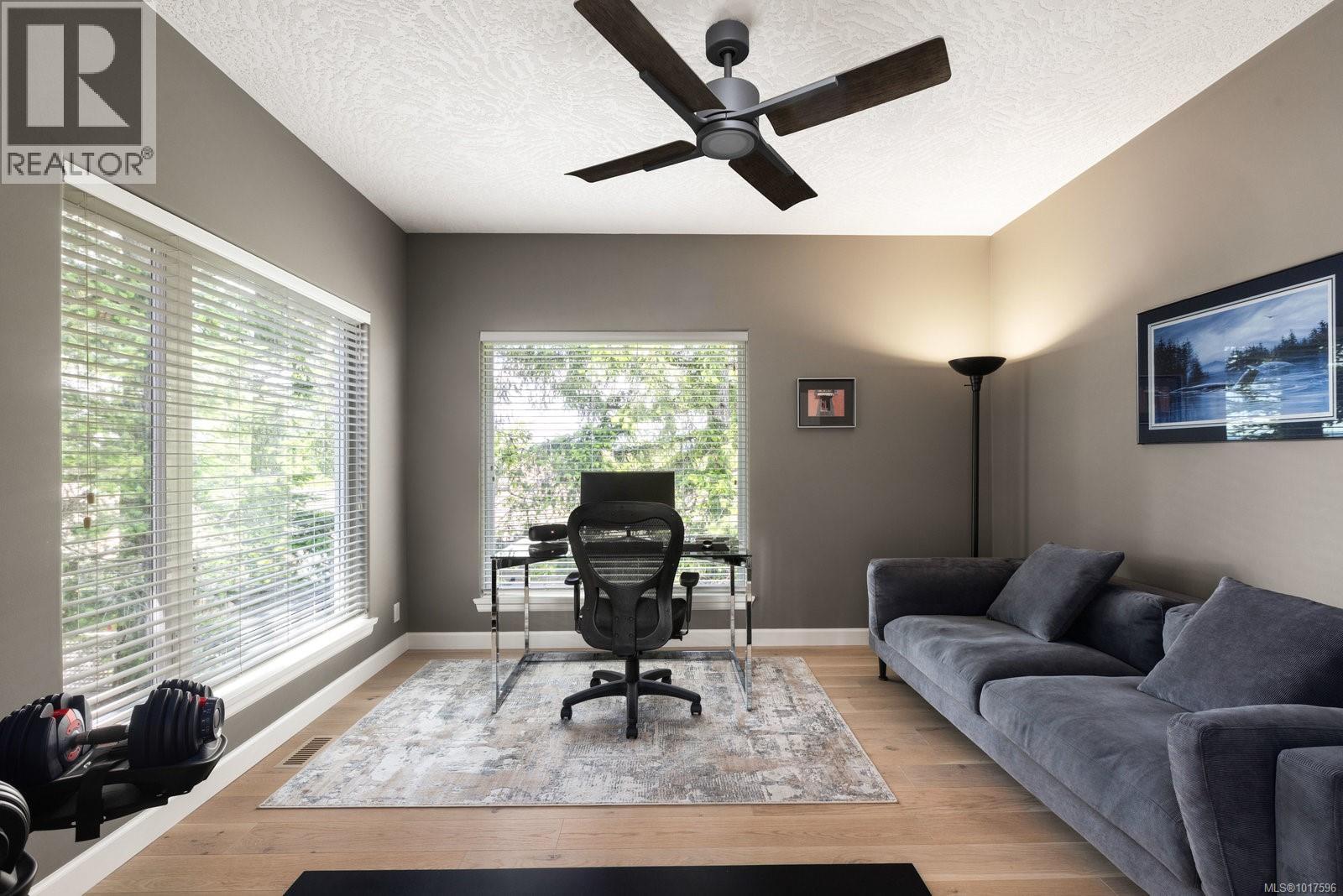 14 942 Boulderwood Rise, Saanich