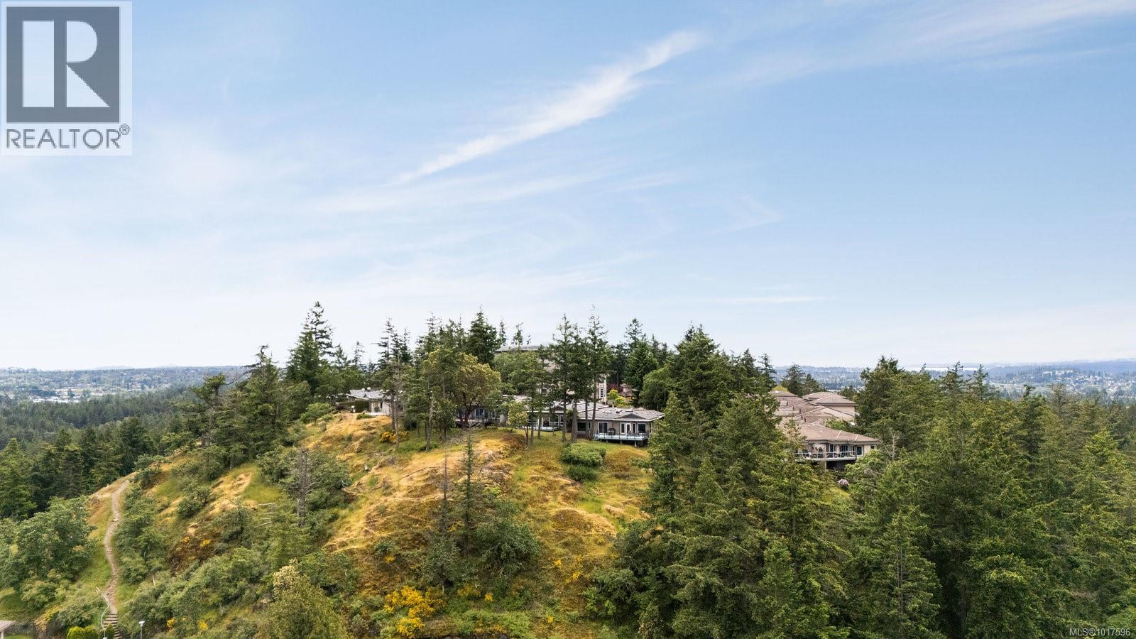 14 942 Boulderwood Rise, Saanich