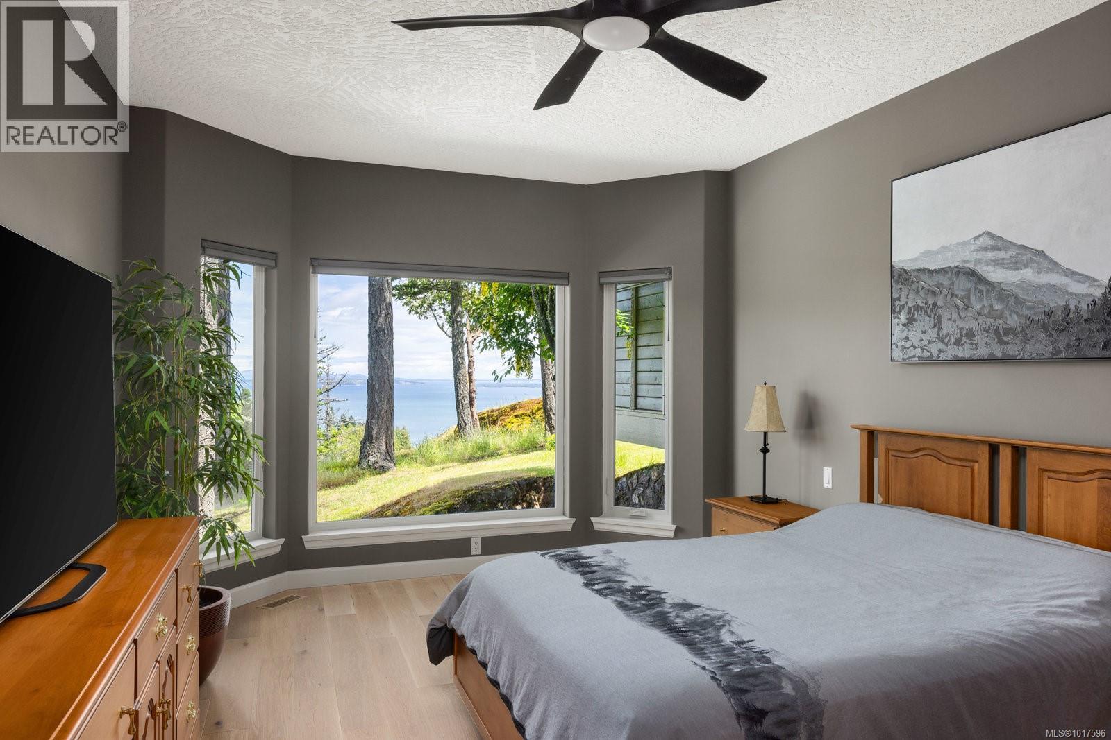 14 942 Boulderwood Rise, Saanich