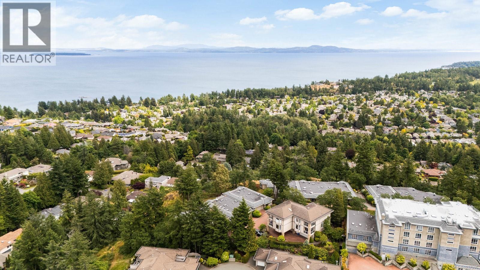 14 942 Boulderwood Rise, Saanich