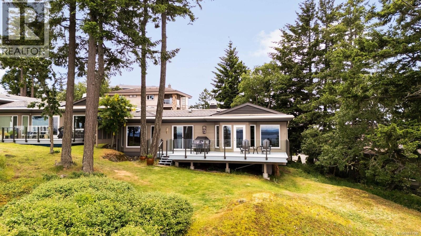 14 942 Boulderwood Rise, Saanich