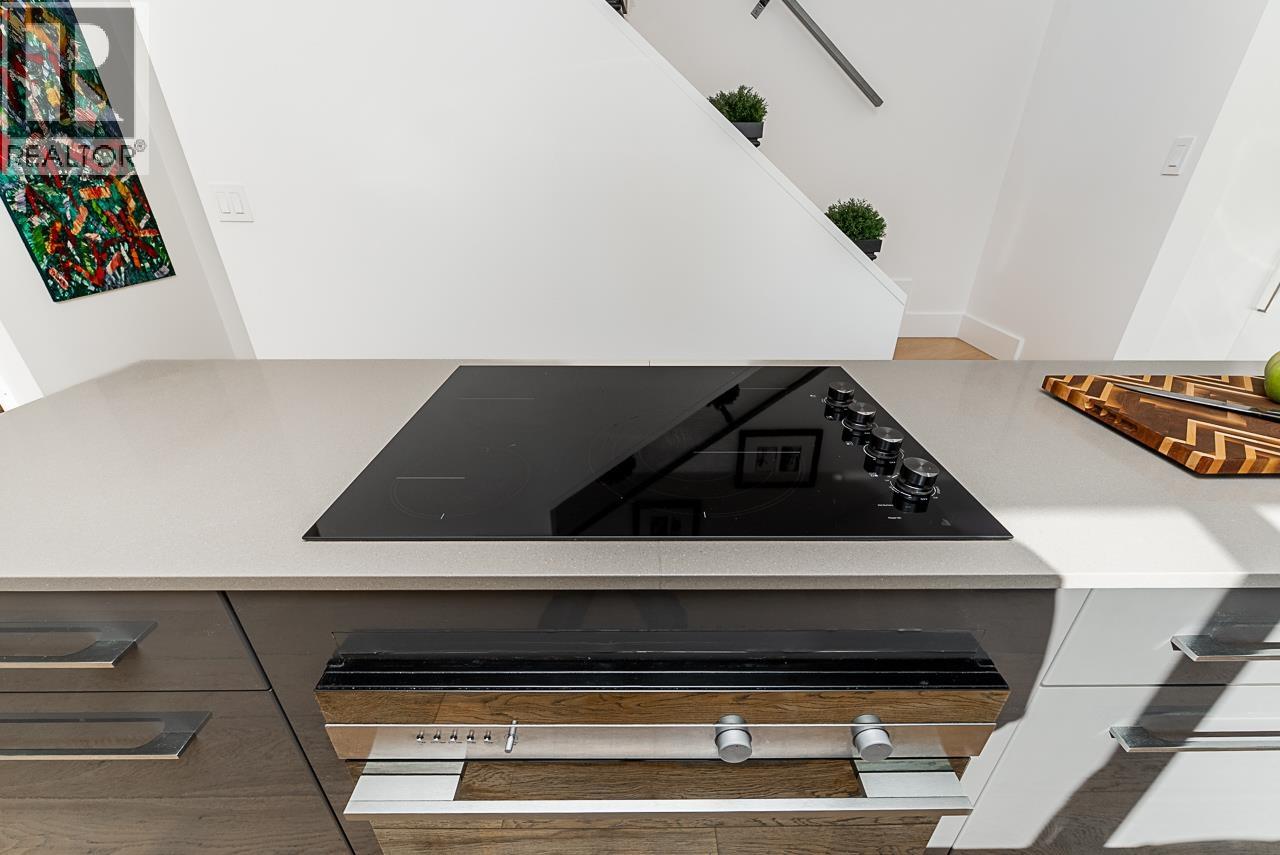 3988 PARKWAY DRIVE, Vancouver