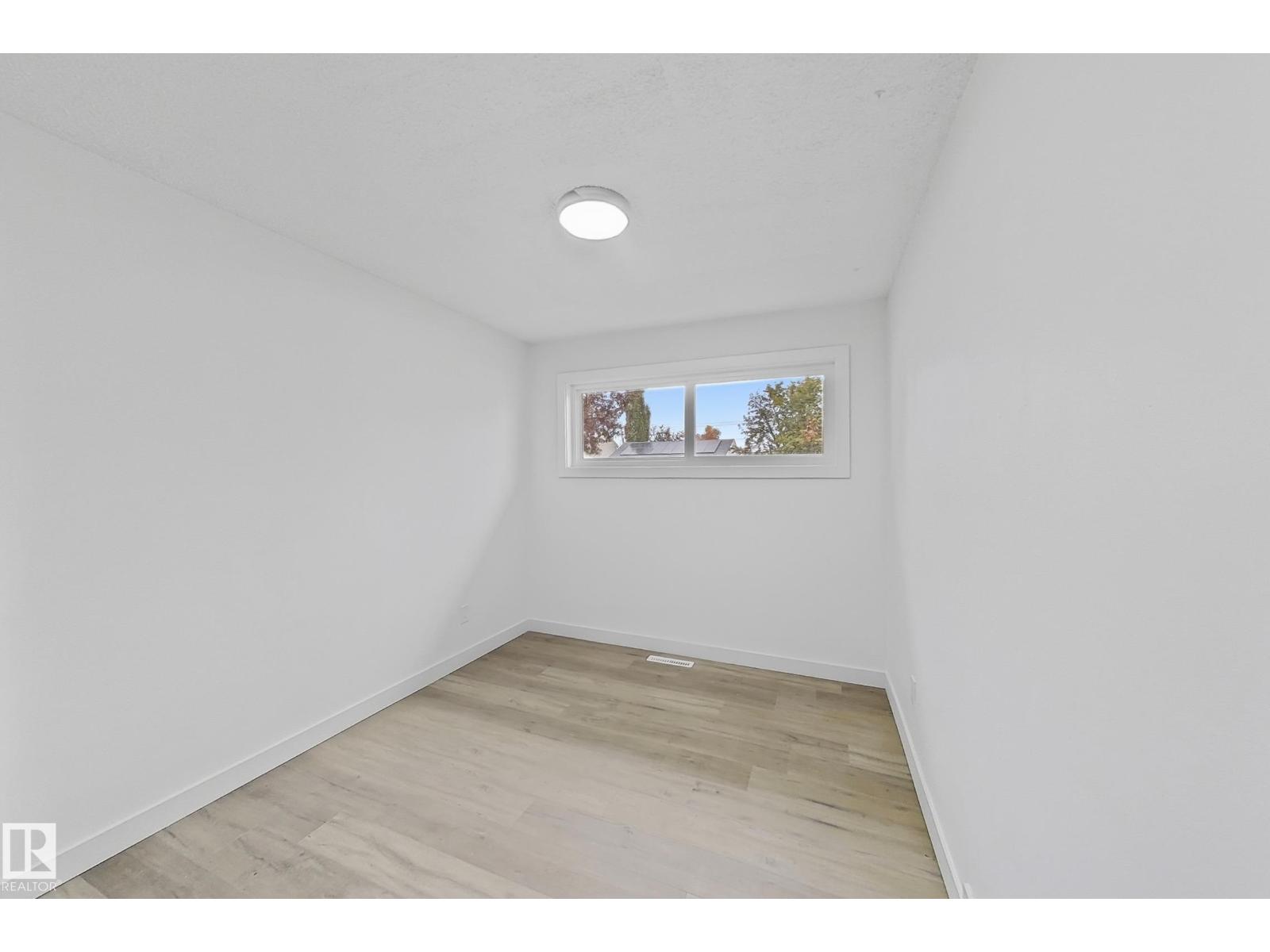 15911 108 AV NW, Edmonton