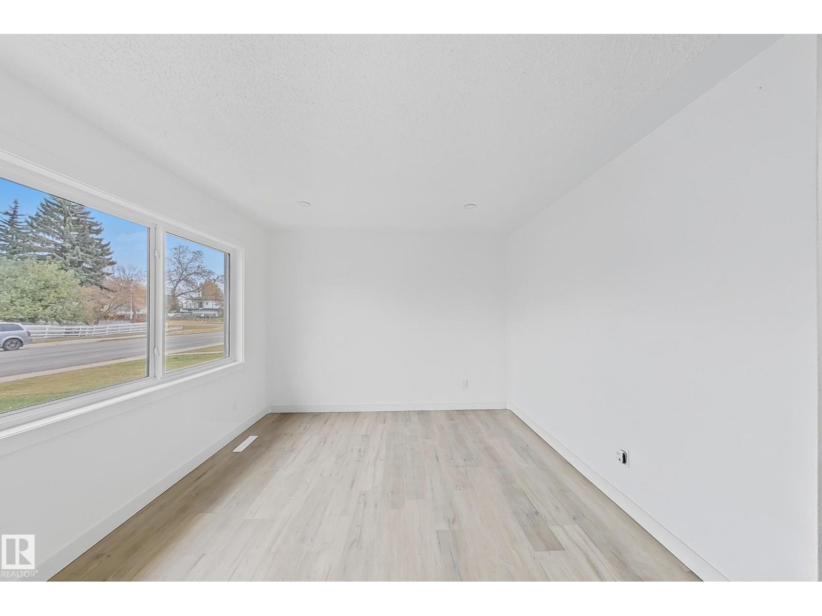 15911 108 AV NW, Edmonton