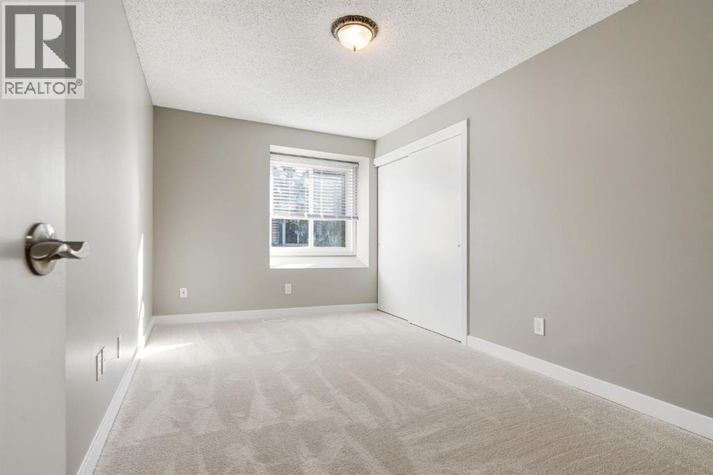 Multi-family House for Sale in    Avenue SW Glamorgan Calgary 