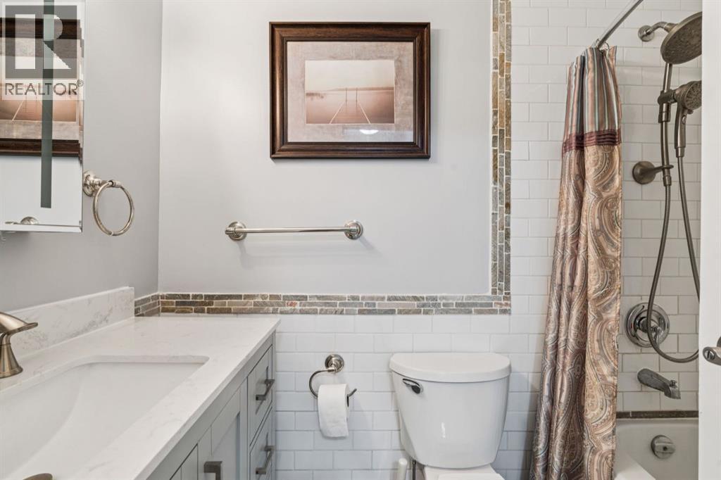 Multi-family House for Sale in    Avenue SW Glamorgan Calgary 
