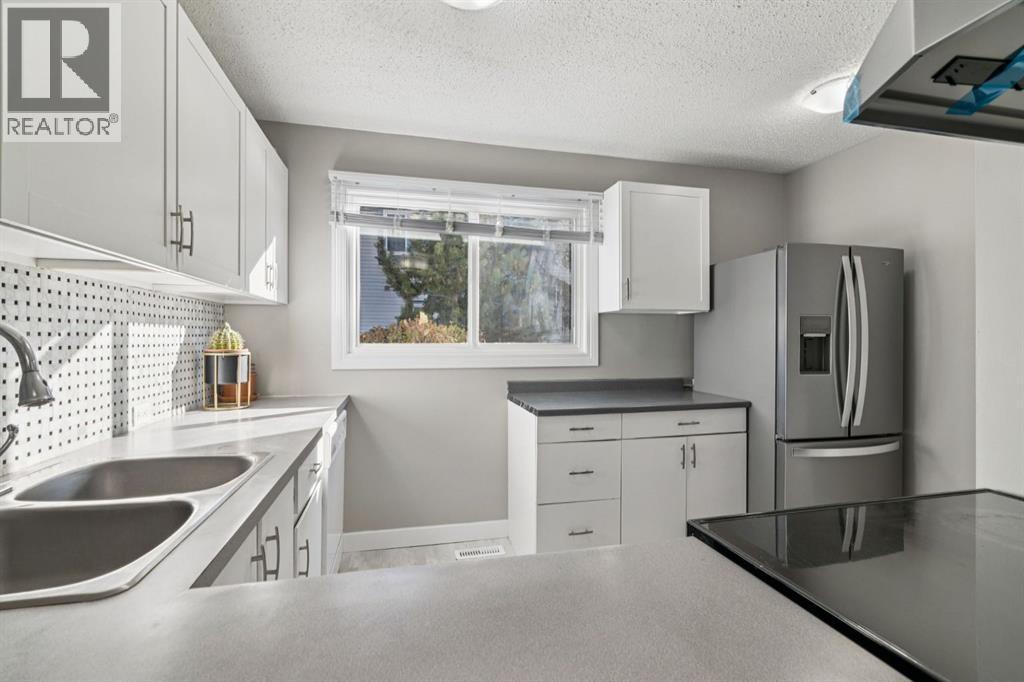 Multi-family House for Sale in    Avenue SW Glamorgan Calgary 