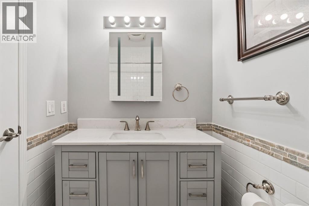 Multi-family House for Sale in    Avenue SW Glamorgan Calgary 