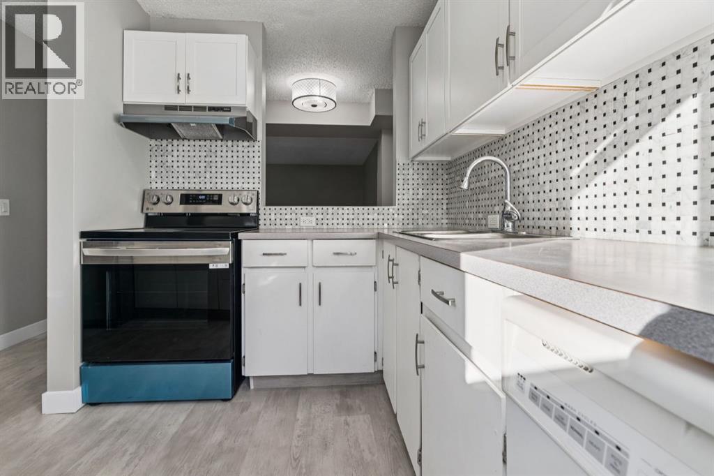 Multi-family House for Sale in    Avenue SW Glamorgan Calgary 