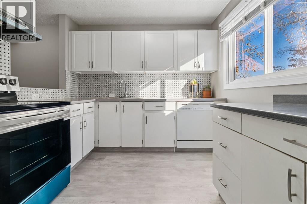 Multi-family House for Sale in    Avenue SW Glamorgan Calgary 