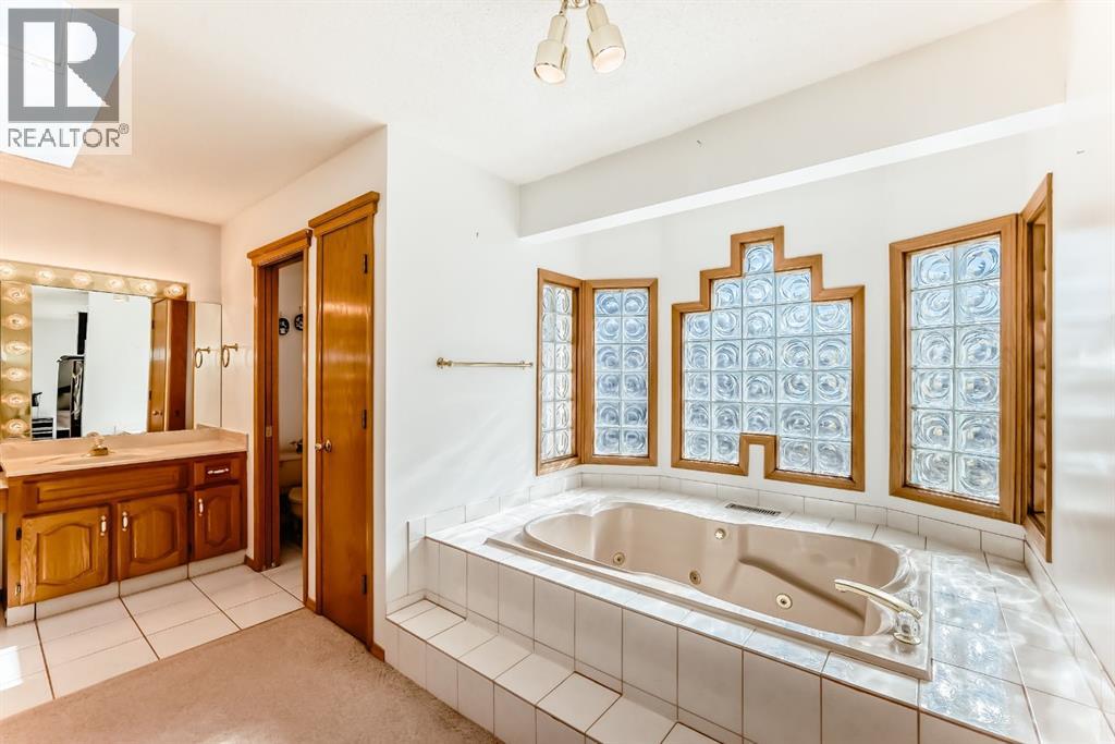 Single Family House for Sale in  Santana Manor NW Sandstone Valley Calgary 