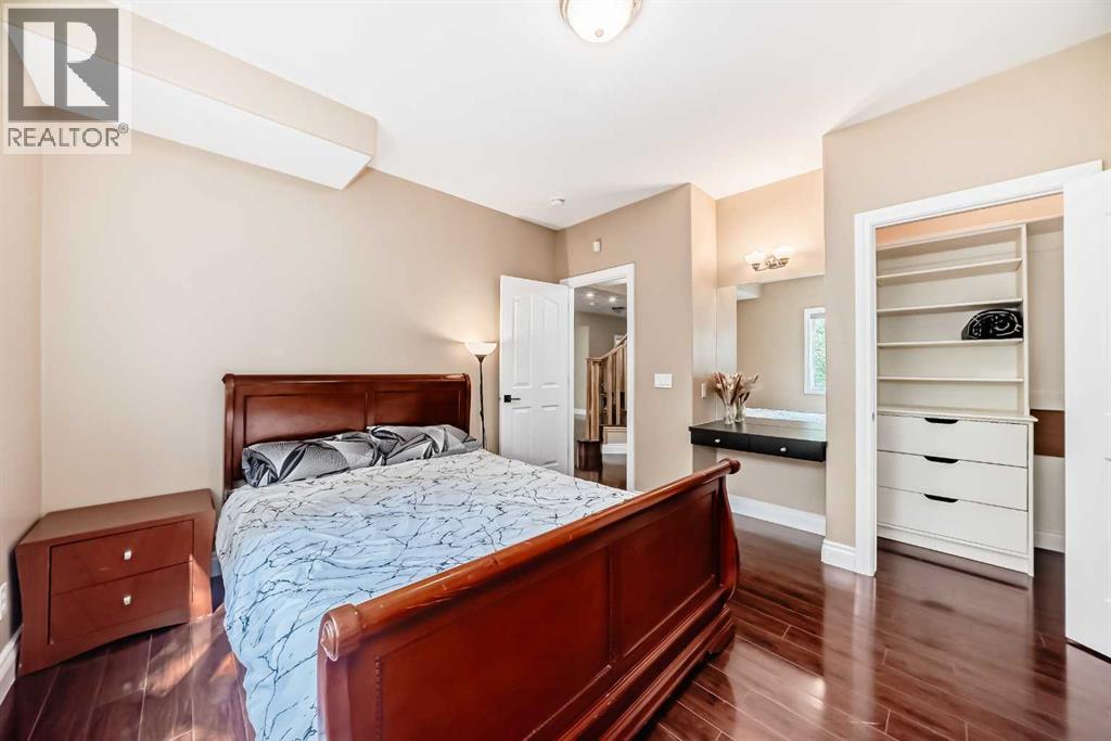 Single Family House Bungalow for Sale in  Simcoe Gate SW Signal Hill Calgary 