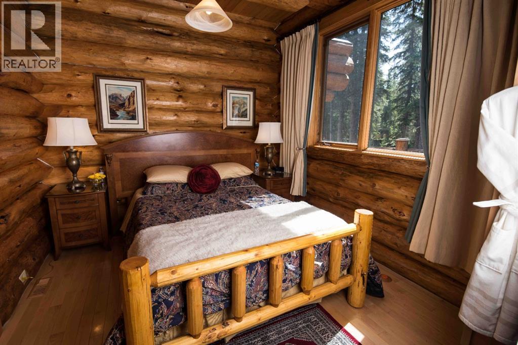 104 White Avenue, Bragg Creek