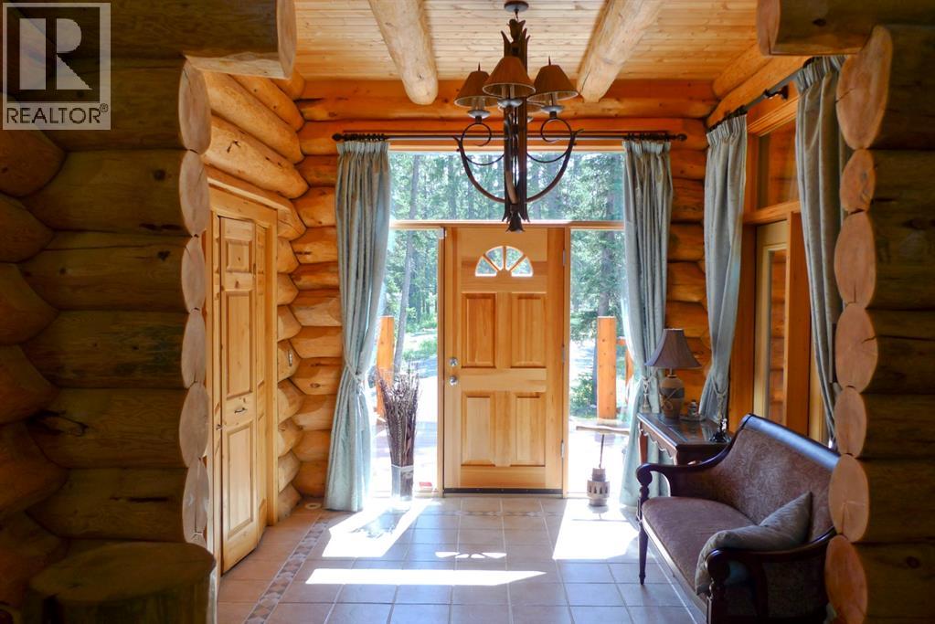 104 White Avenue, Bragg Creek