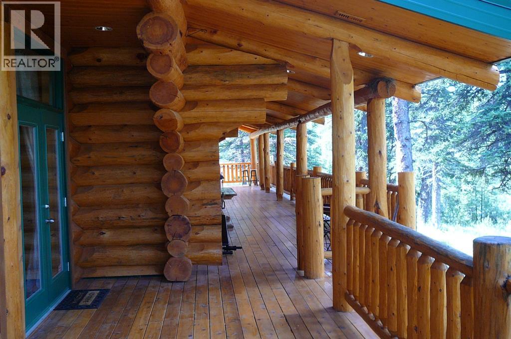 104 White Avenue, Bragg Creek