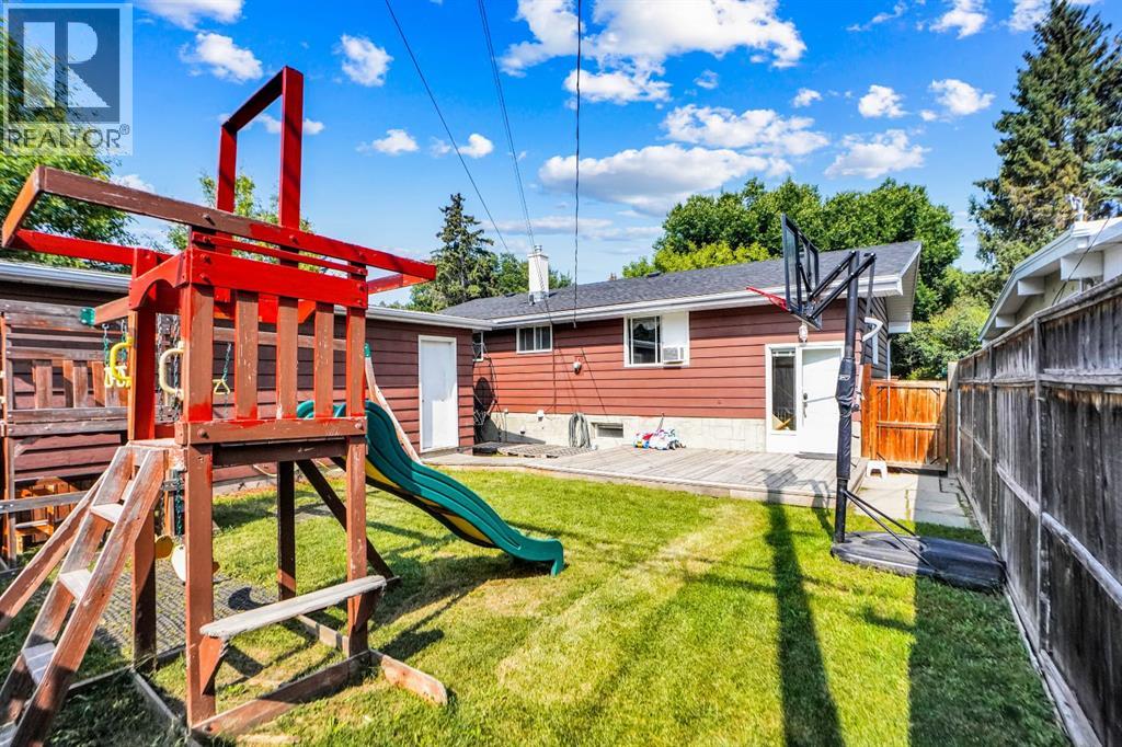 Single Family House Bungalow for Sale in  Northmount Drive NW Brentwood Calgary 