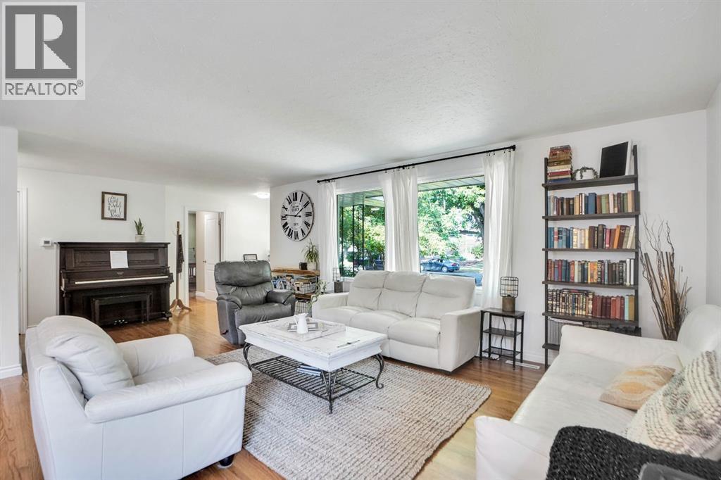 Single Family House Bungalow for Sale in  Northmount Drive NW Brentwood Calgary 