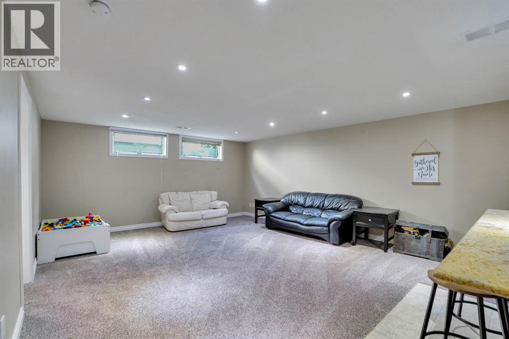 Single Family House Bungalow for Sale in  Northmount Drive NW Brentwood Calgary 