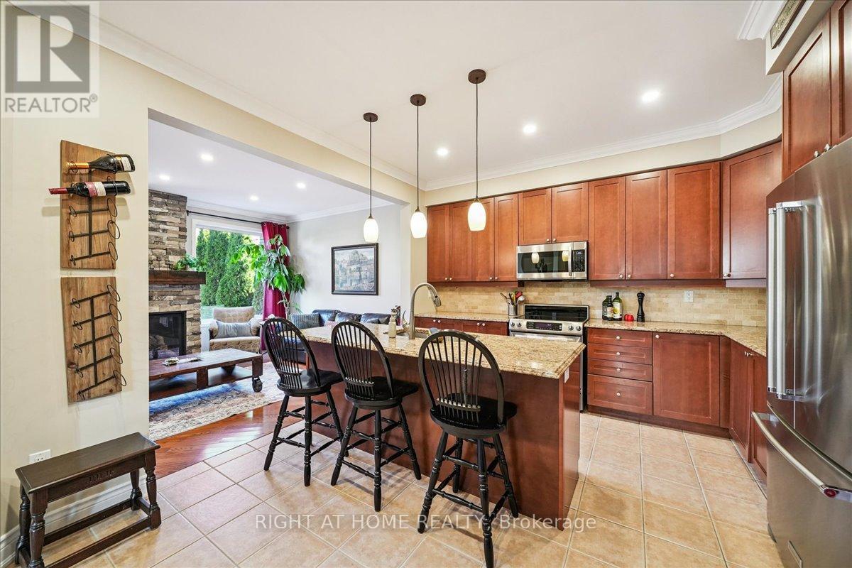 899 PICKERSGILL CRESCENT - 11