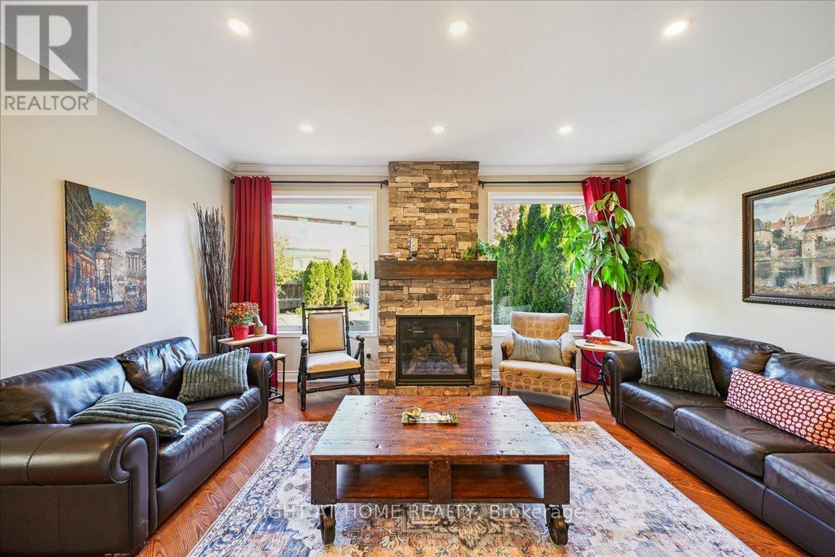 899 PICKERSGILL CRESCENT - 14