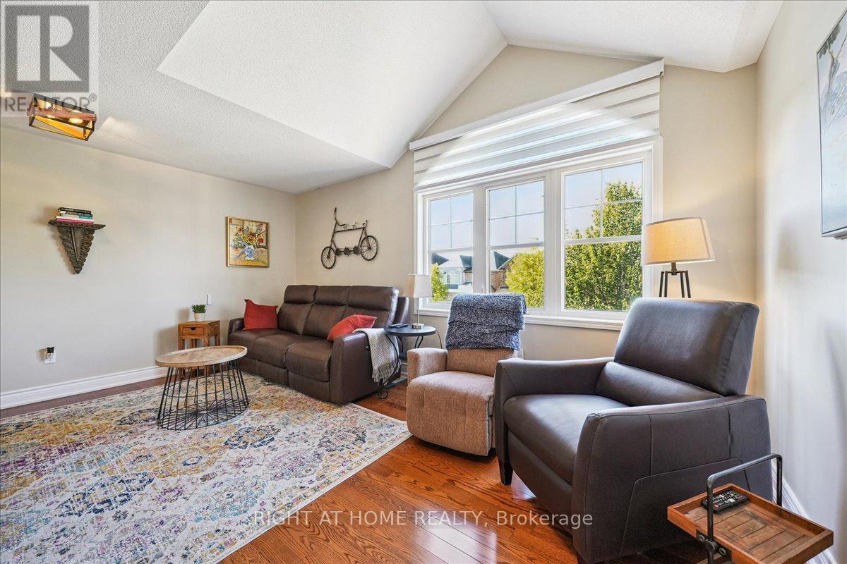 899 PICKERSGILL CRESCENT - 18