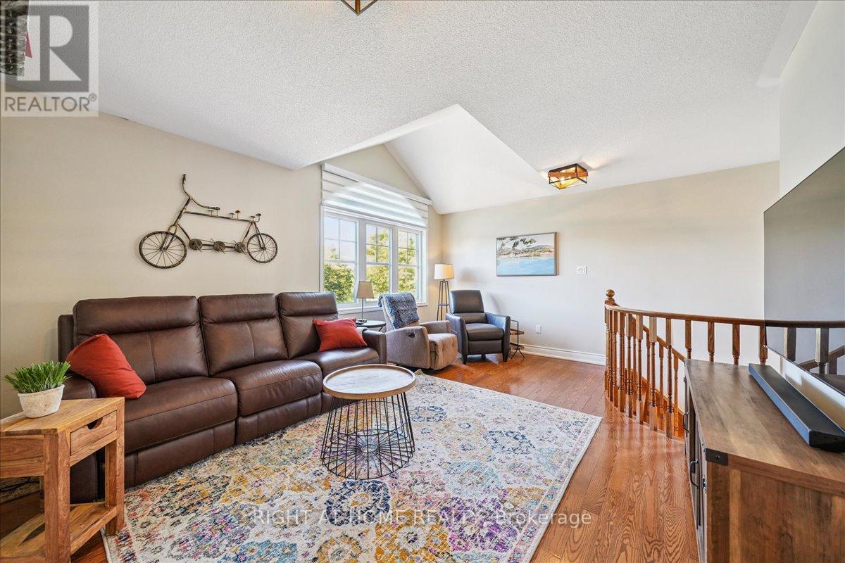 899 PICKERSGILL CRESCENT - 19