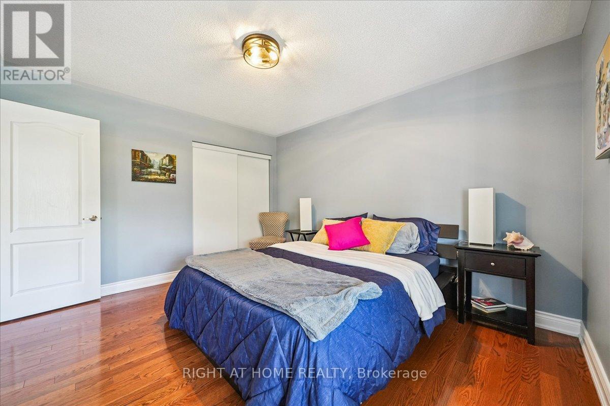 899 PICKERSGILL CRESCENT - 21