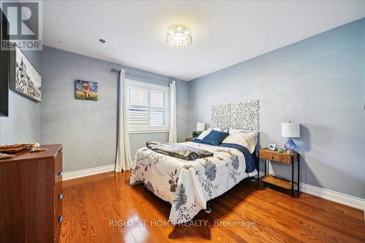 899 PICKERSGILL CRESCENT - 24