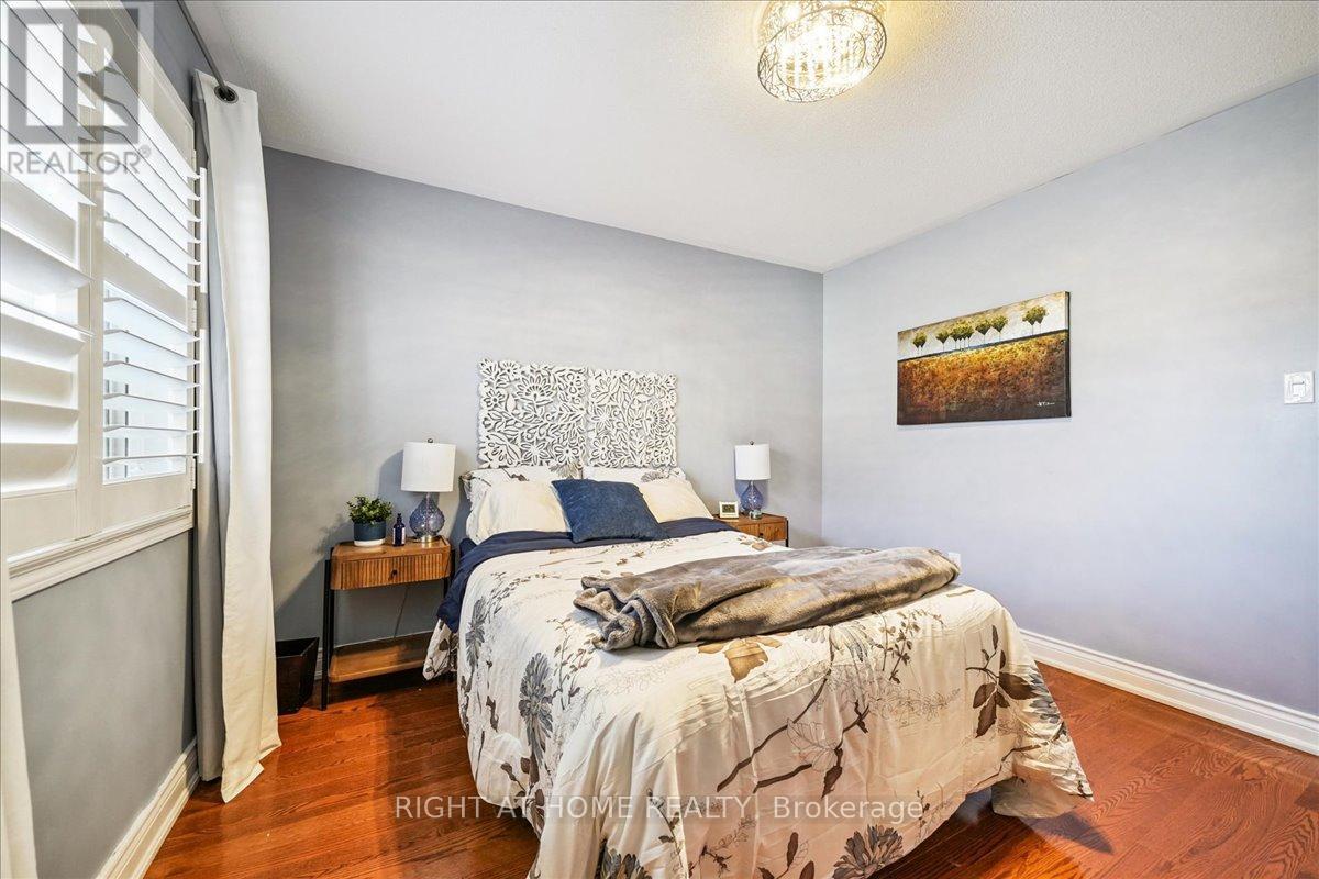 899 PICKERSGILL CRESCENT - 25
