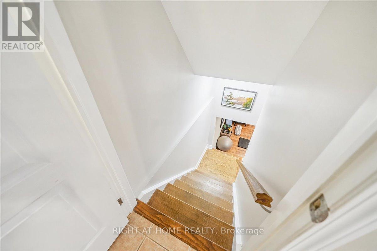 899 PICKERSGILL CRESCENT - 33