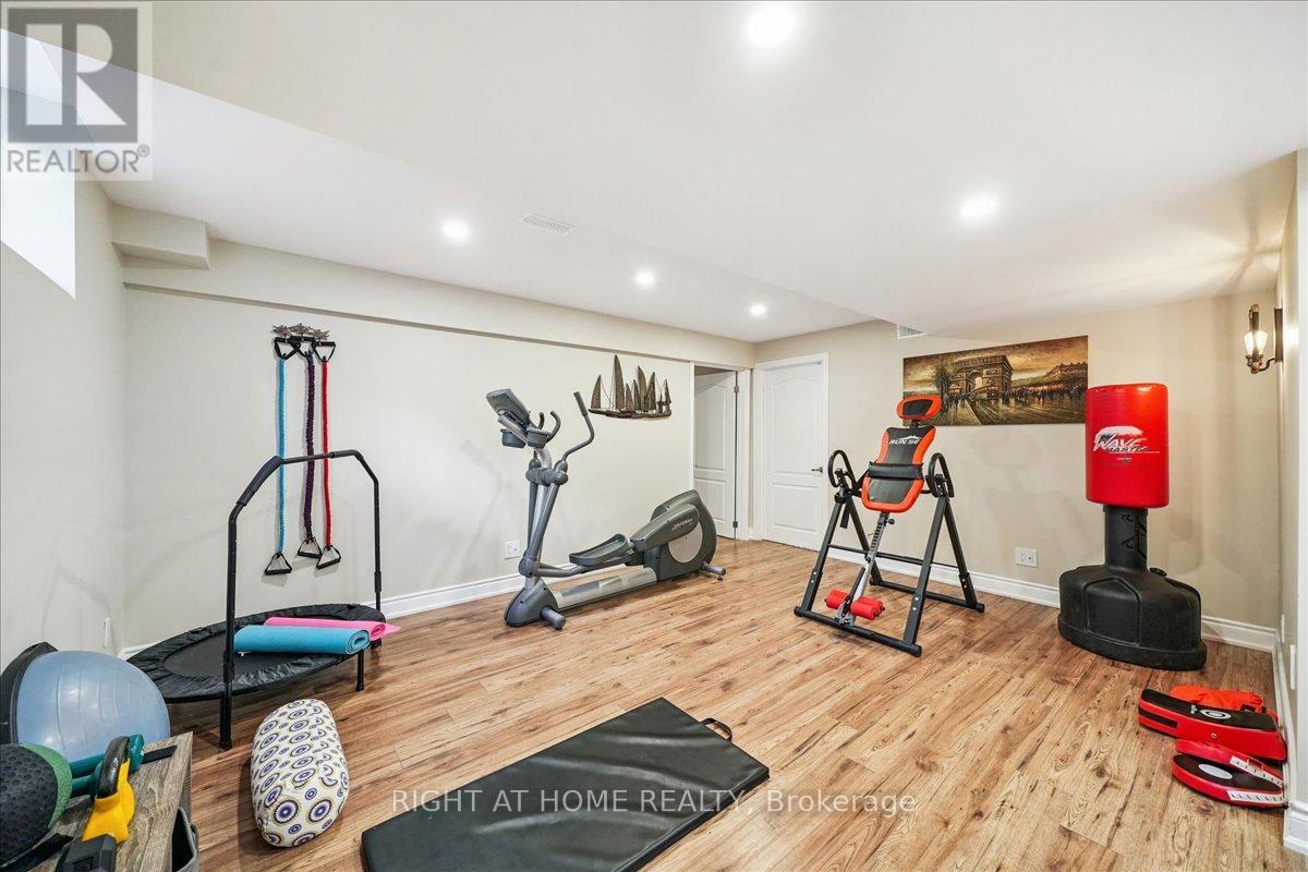 899 PICKERSGILL CRESCENT - 34